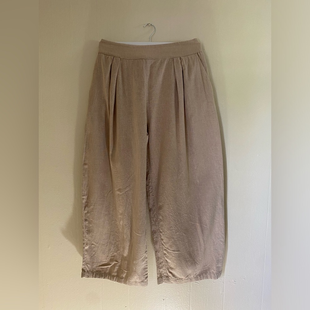 ABERCROMBIE & FITCH Women Tailored
Wide Leg Taupe Khaki
Tan Large Pants